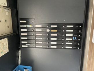 共用部にポストがあります