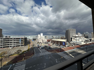 【展望】 | なかなかいい眺めですね。目の前に高いビルは嫌だけど、あれくらい離れて見えるビルやマンションは、構造を美しく思うし、夜はまた別の良さを見せてくれます♪