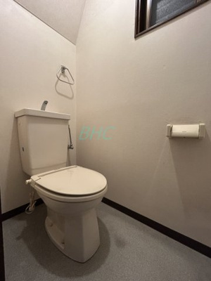 【トイレ】 | 島の関 | プライベート空間として機能や内装にこだわった、優しい雰囲気のトイレはリラックス空間へ。