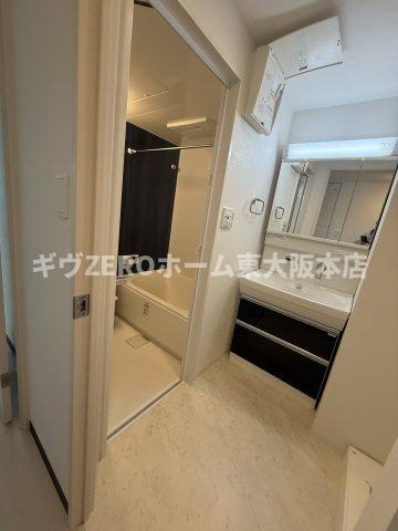 グランパシフィック今里LUXEの洗面所