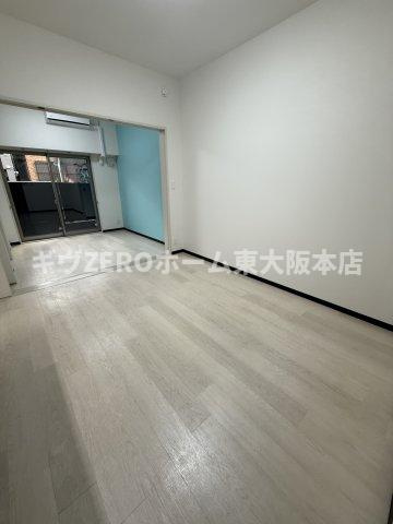 グランパシフィック今里LUXEの居間・リビング