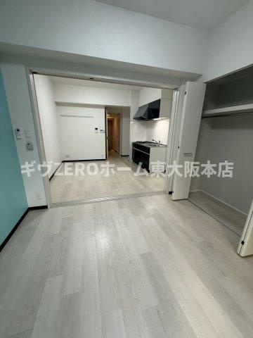 グランパシフィック今里LUXEの居間・リビング