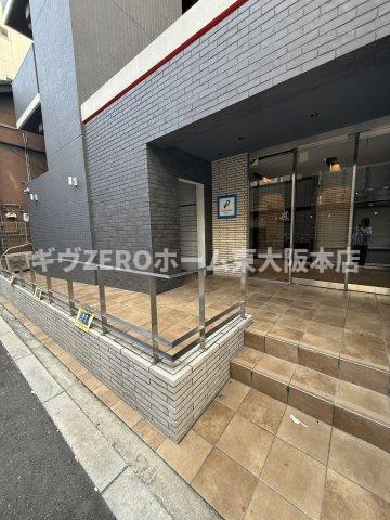 グランパシフィック今里LUXEのエントランス