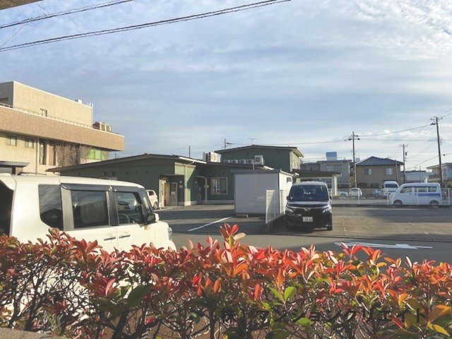 信開ベルシー城東の展望|目の前は駐車場です