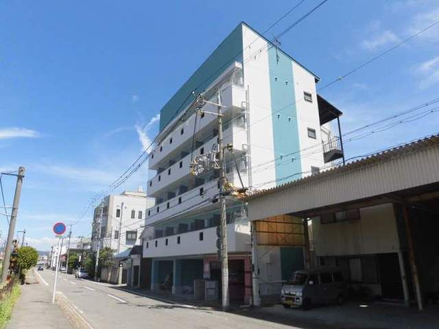 フォースアベニューの外観