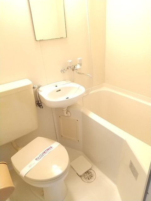 フォースアベニューの浴室