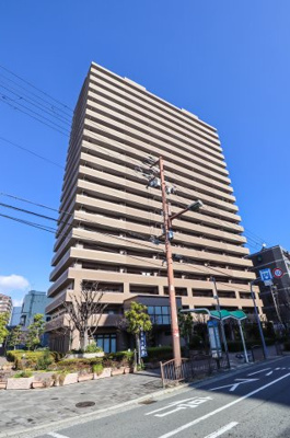 【外観】 | ファミール天神橋グリーンアベニュー | 生活至便な「天神橋筋六丁目」駅から徒歩8分のマンションです！