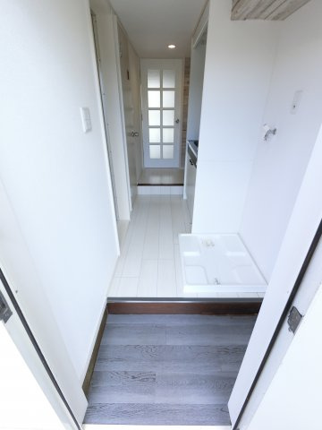 【玄関】 | ※同タイプの写真　仕様が異なる可能性がございます