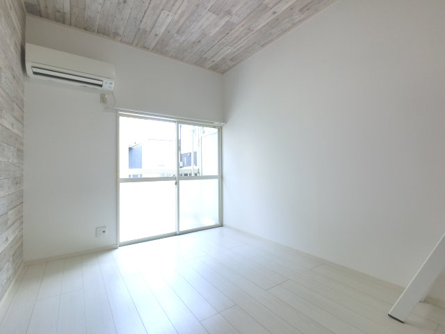 【寝室】 | ※同タイプの写真　仕様が異なる可能性がございます