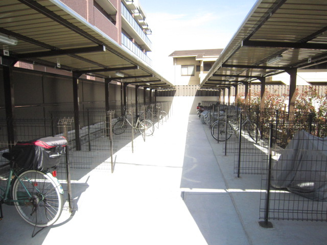 ルシアン西山天王山のその他共用部分|サイクルポート