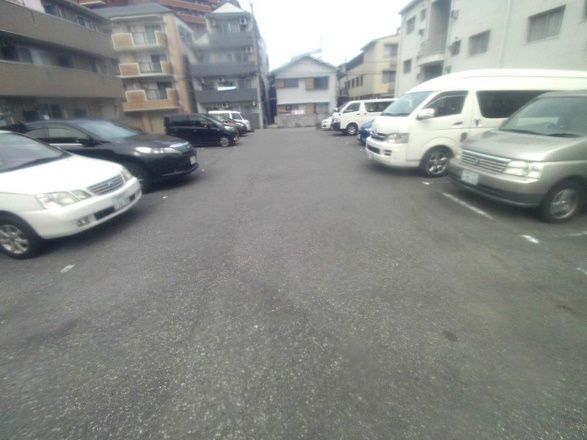 エスポワール西明石の駐車場