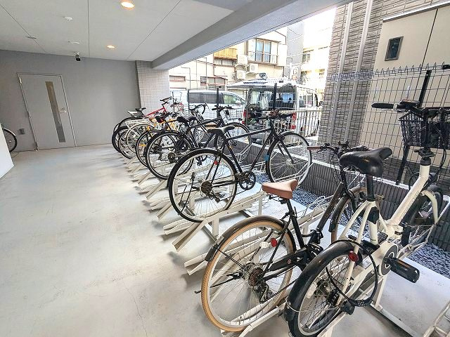 BPRレジデンス浅草の設備|奥菜屋根付自転車置場