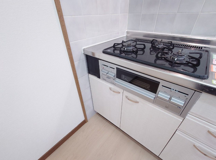 サンライフ清見のキッチン|３口コンロ