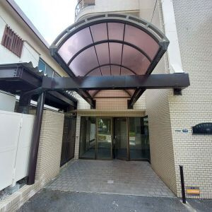 TEK小金井ハイツのエントランス