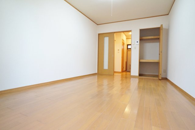 プチメゾンＫＭの居間・リビング