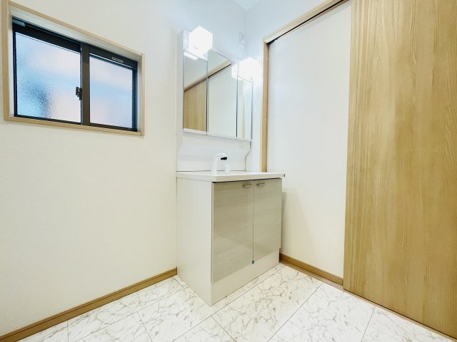 【独立洗面台】 | 滑川町月の輪第２期　ワイウッドコート　新築戸建　全7棟　2号棟