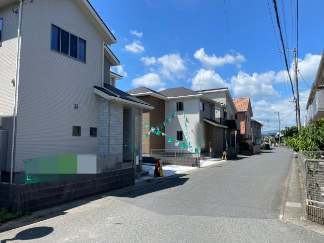 【前面道路含む現地写真】 | 滑川町月の輪第２期　ワイウッドコート　新築戸建　全7棟　2号棟