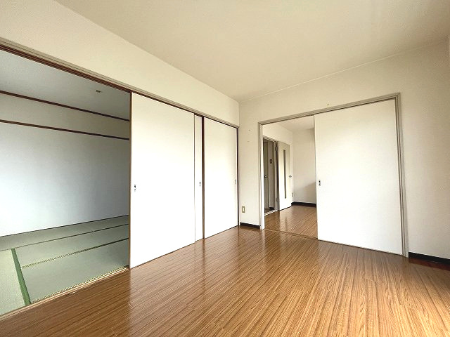 【洋室】 | カルム新宮