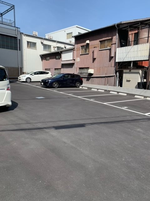 MARKST鶴見 の駐車場