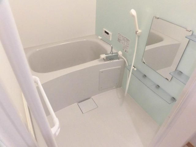 ダグラスファーの浴室