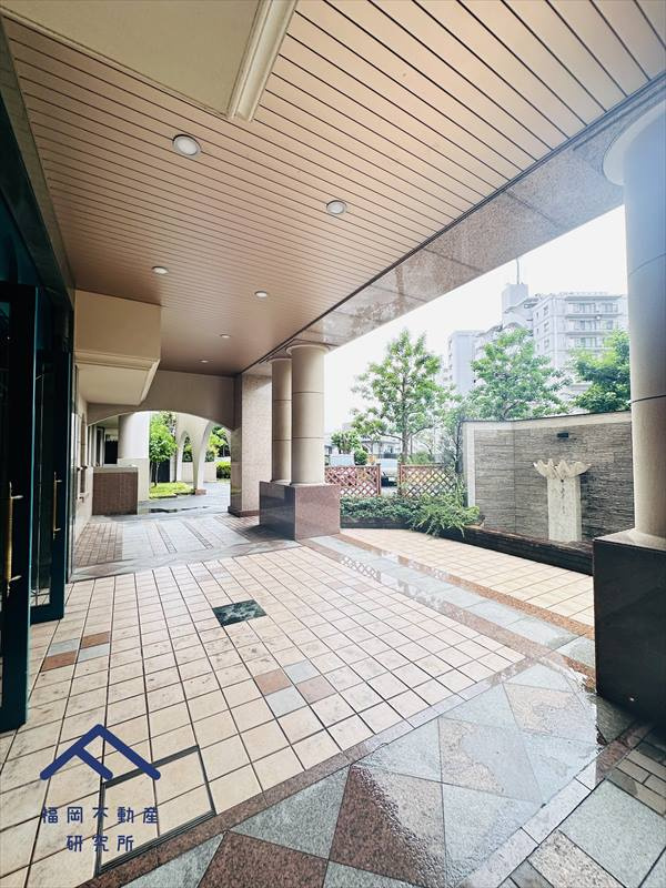 アーサー和白丘フォレスタのエントランス