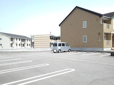 【駐車場】 | ノイ・フロイデＣ