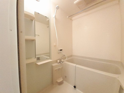 【浴室】 | ノイ・フロイデＣ