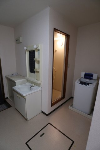 山城コーポＢ号棟の洗面所