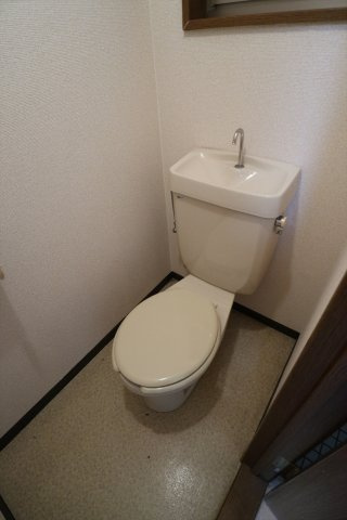 山城コーポＢ号棟のトイレ