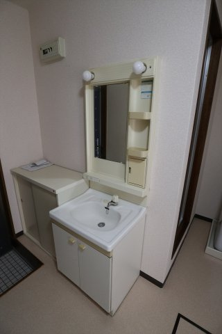 山城コーポＢ号棟の洗面所