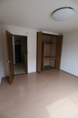 山城コーポＢ号棟の洋室