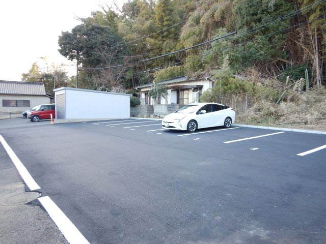 鶴形山東駐車場の駐車場