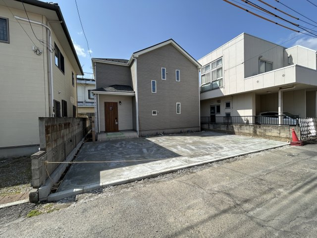 新築　高崎市並榎町５期　Ｈeartful Town　１号棟の駐車場|現地写真　駐車スペースは並列3台分可能です！
