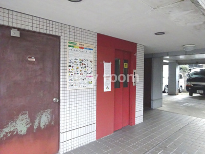 【ロビー】 | Collection江坂 | 建物の内部です