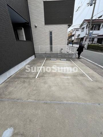 SOL猪名寺の駐車場