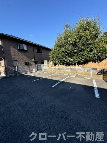 グランコートエースの駐車場