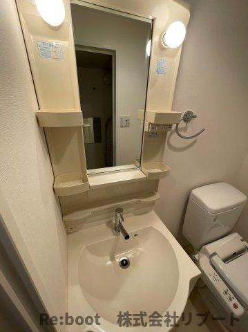 コンフォリア行徳の洗面所