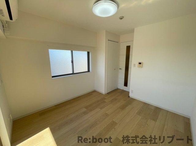 コンフォリア行徳の洋室