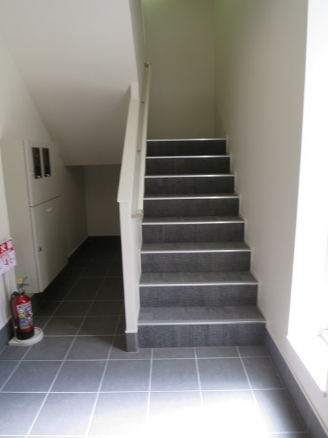 ステラ牛込のロビー|☆内階段☆