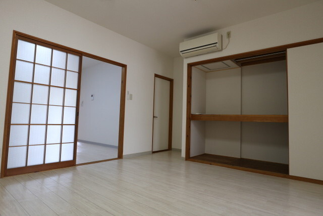 YAMASAKIビルの洋室