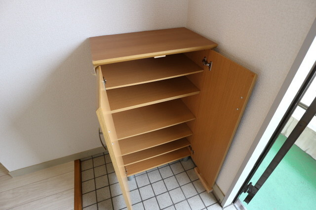 YAMASAKIビルの玄関
