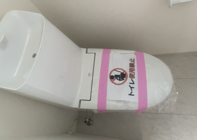 【トイレ】 | トイレは大きさや形、機能、抗菌性などが異なる多種多彩なタイプが各メーカーから出ています。それぞれに良さがあるため、事前にどういったタイプのトイレがいいのかをご家庭内で決めて、内見に行くといいでしょう。