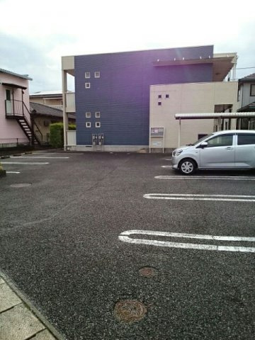 ブリアンジュネスの駐車場|駐車場です