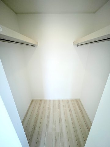 羽村市川崎3丁目　全2棟の収納|使い勝手の良いウォークインクローゼット♪
