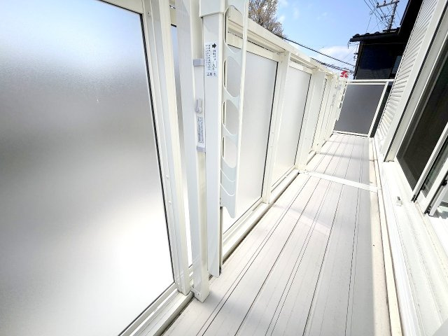 羽村市川崎3丁目　全2棟のバルコニー