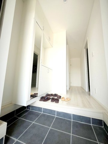 羽村市川崎3丁目　全2棟の玄関