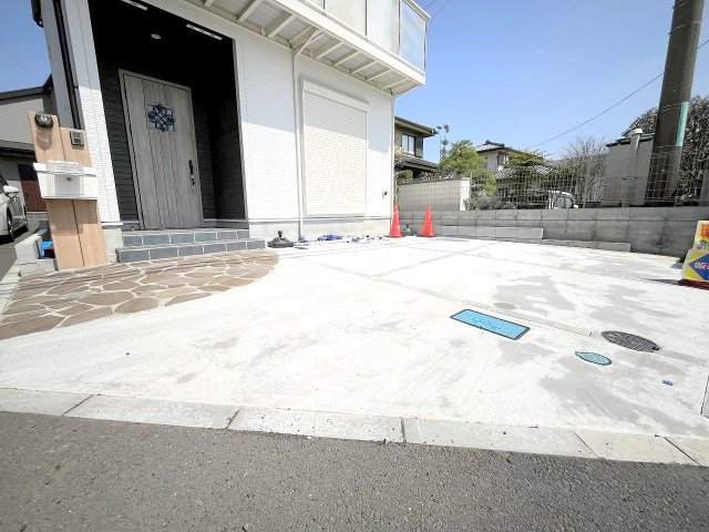 羽村市川崎3丁目　全2棟の駐車場