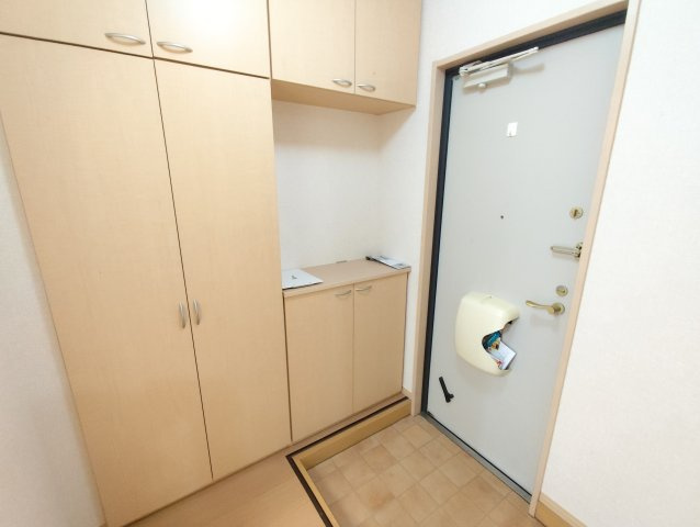 マリーコートの玄関