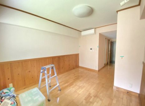 ビートルズスクエアの居間・リビング