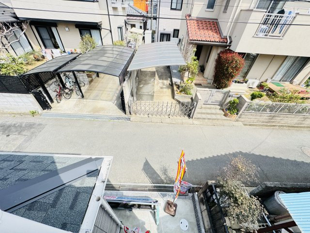 流山市鰭ヶ崎新築戸建【鰭ヶ崎小学校：9分】の展望|6帖洋室前バルコニーより道路側眺望